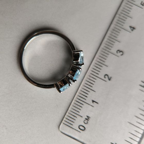 Серебряное кольцо с топазом 1.6ct