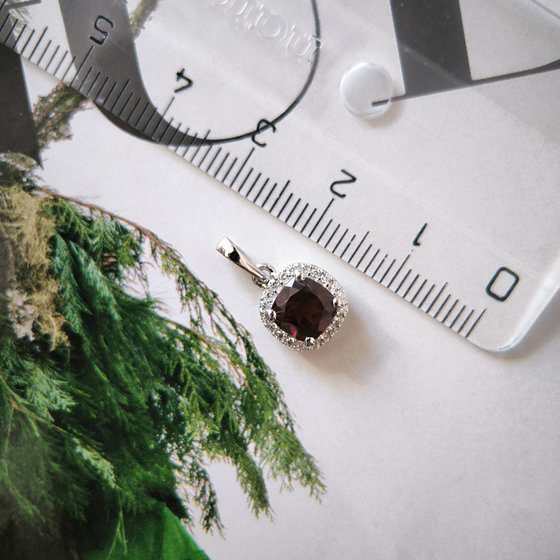 Серебряная подвеска с гранатом 1.503ct