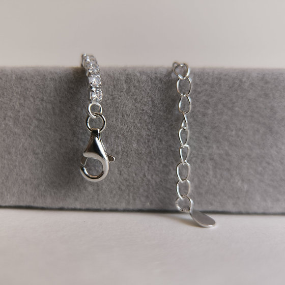 Silver bracelet with cubic zirconia
