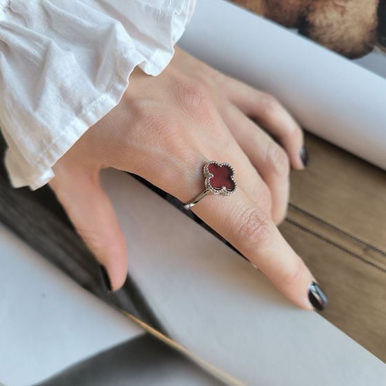 Silver ring with agate