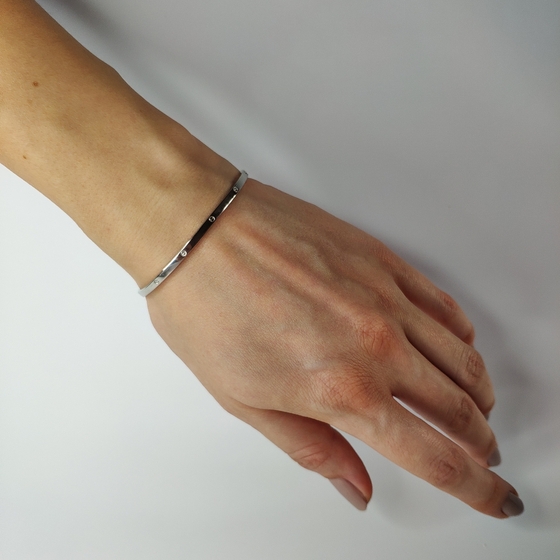 Silver bracelet without stones