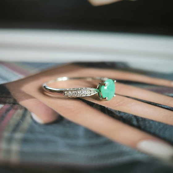 Серебряное кольцо с изумрудом 1.156ct