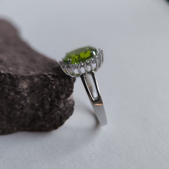 Срібна каблучка з хризолітом 5.4ct