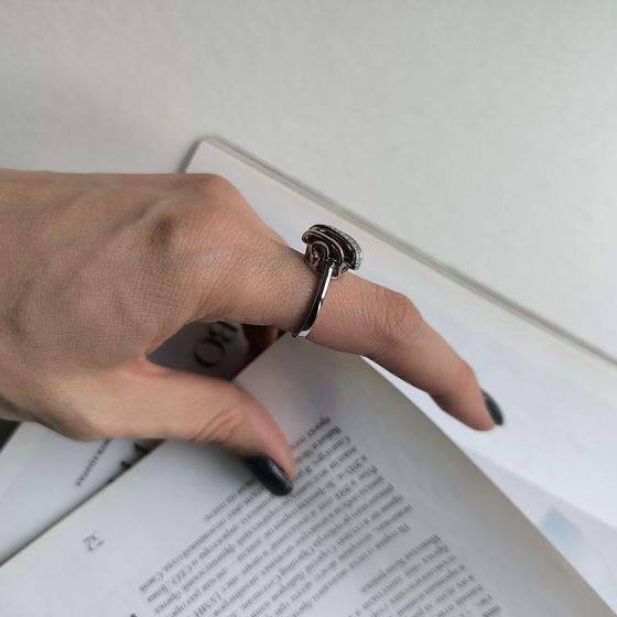 Срібна каблучка з гранатом 4.055ct