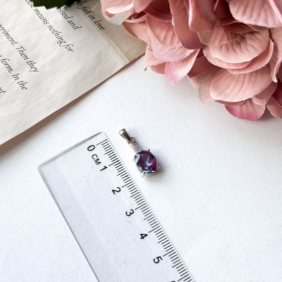 Срібна підвіска з александритом 3,291 карата