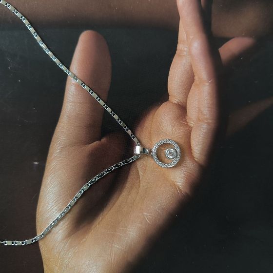 Silver pendant with phianites