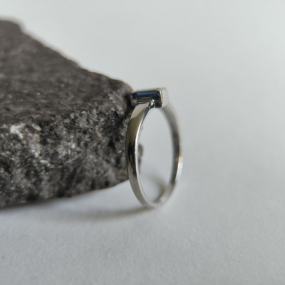 Серебряное кольцо с сапфиром 0.338ct