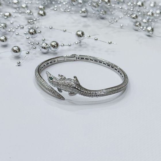 Silver bracelet with phianites