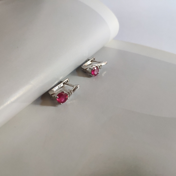 Серебряные серьги с рубином 1.544ct