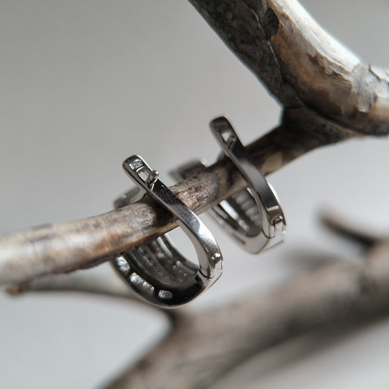 Срібні сережки з фіанітами