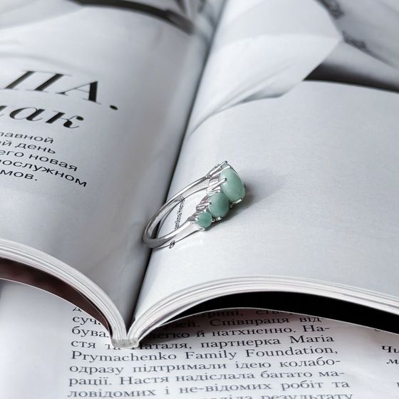 Срібна каблучка зі смарагдом 2,495 карата