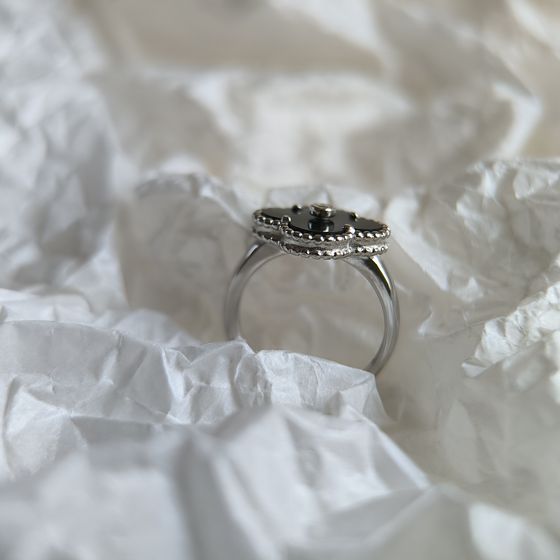 Silver ring with onyx, fianites