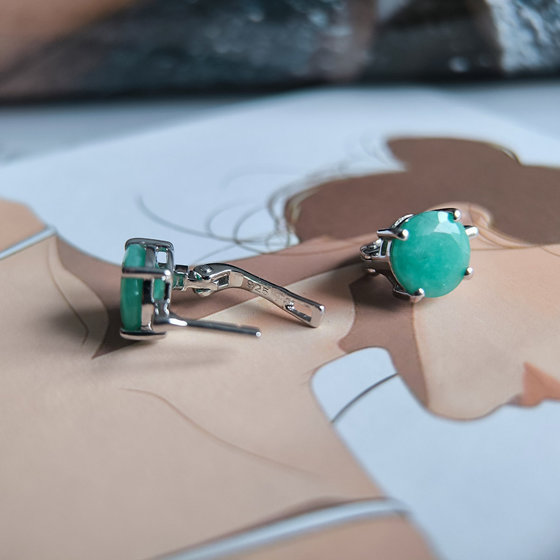 Silver earrings with emerald 4.525ct