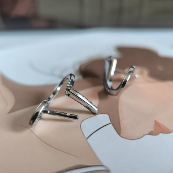 Срібні сережки з фіанітами