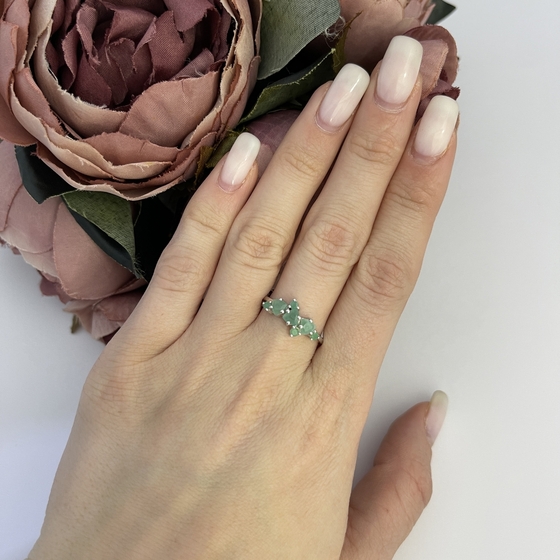 Срібна каблучка зі смарагдом 0,638 карата