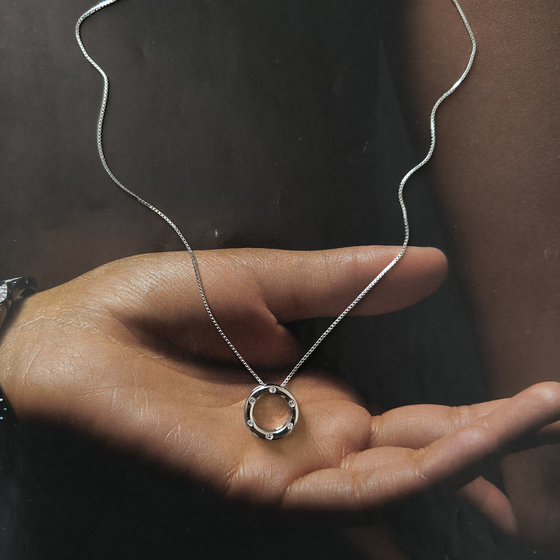 Silver necklace with cubic zirconia