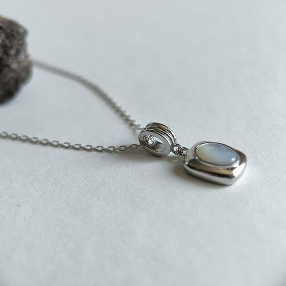 Срібне кольє з перламутром