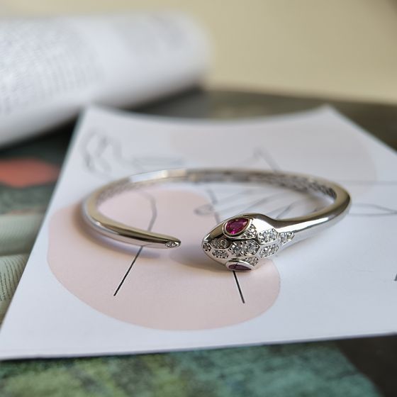 Silver bracelet with phianites