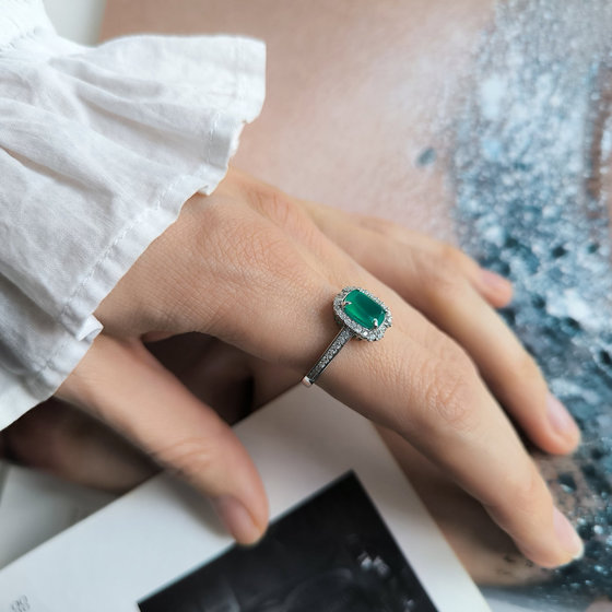 Silver ring with agate 1.676ct, cubic zirconia