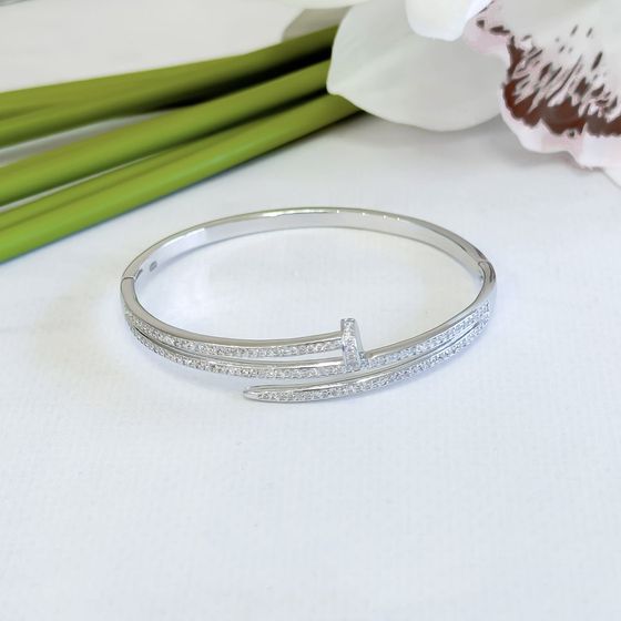 Silver bracelet with phianites