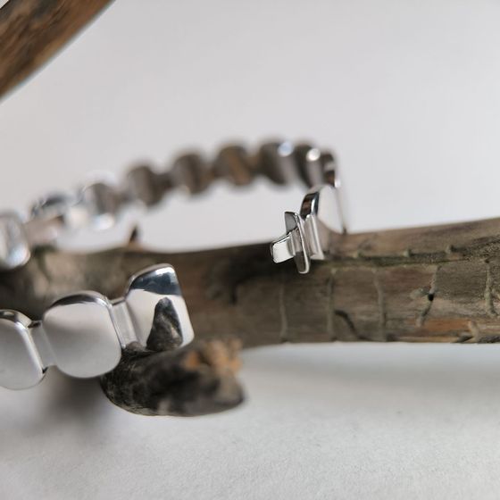 Silver bracelet without stones