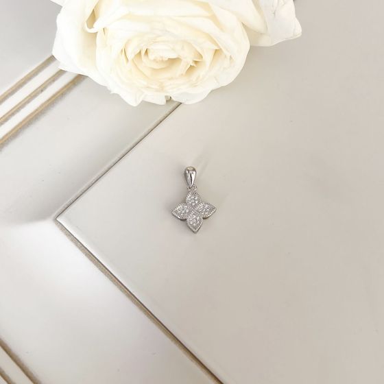 Silver pendant with phianites