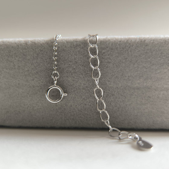 Silver necklace with cubic zirconia