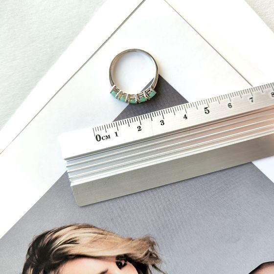 Срібна каблучка зі смарагдом 1,267 карата