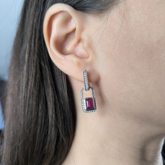 Срібні сережки з рубіном 3.626ct, фіанітами