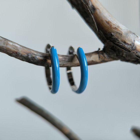 Срібні сережки з фіанітами, емаллю