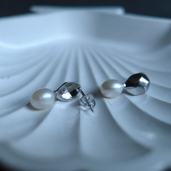 Silver earrings with pearls 4.75ct