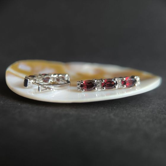 Срібні сережки з гранатом 3.642ct