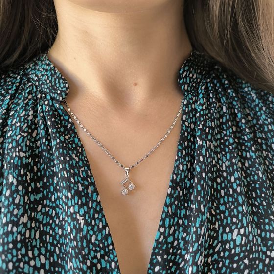 Silver pendant with phianites