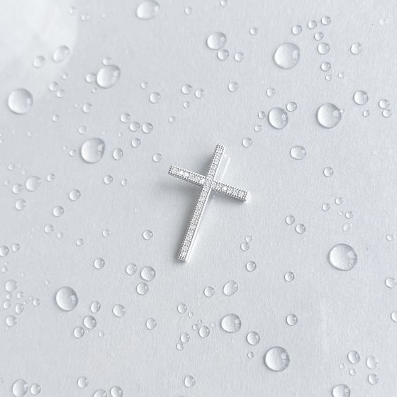 Срібний хрестик з фіанітами