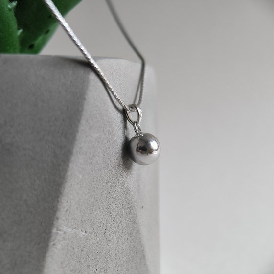 Silver pendant without stones