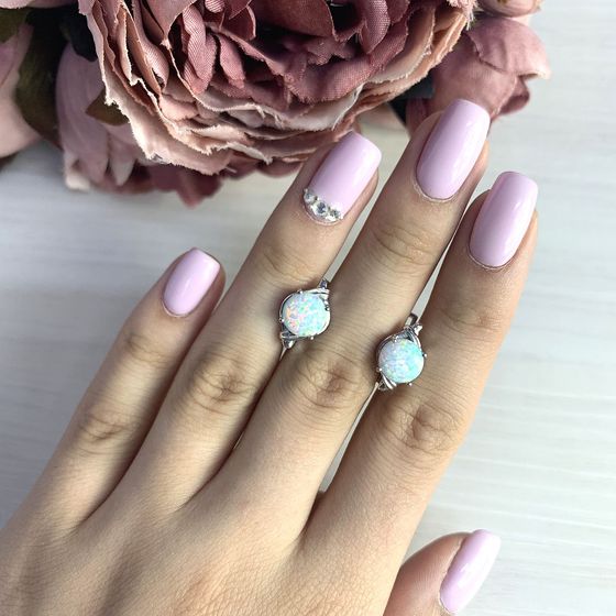 Silver earrings with 1.383 carats of opal