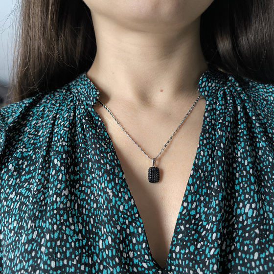 Silver pendant with cubic zirconia