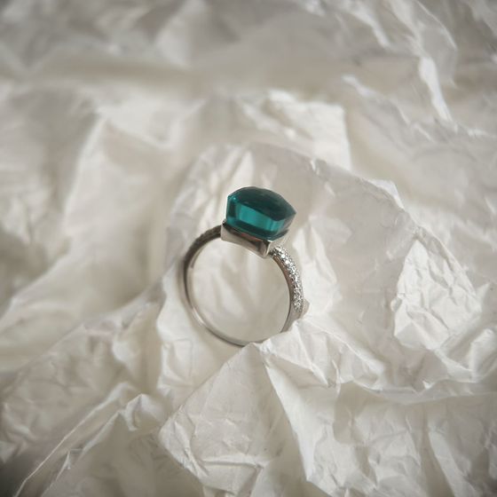 Срібна каблучка з фіанітами