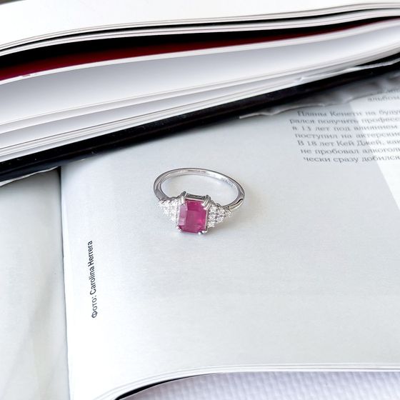 Sterling silver ring with 2.511ct ruby, phianites