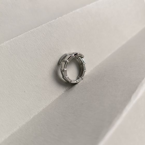 Срібна каблучка з фіанітами