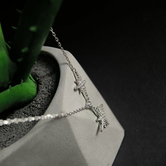 Silver necklace with cubic zirconia