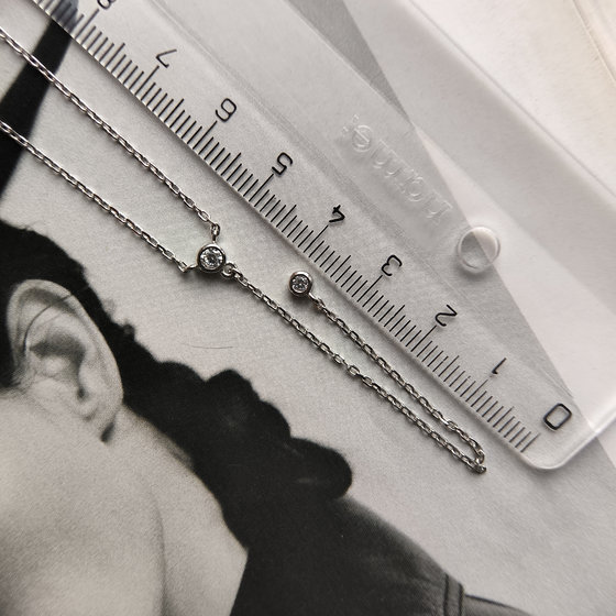 Silver necklace with phianites