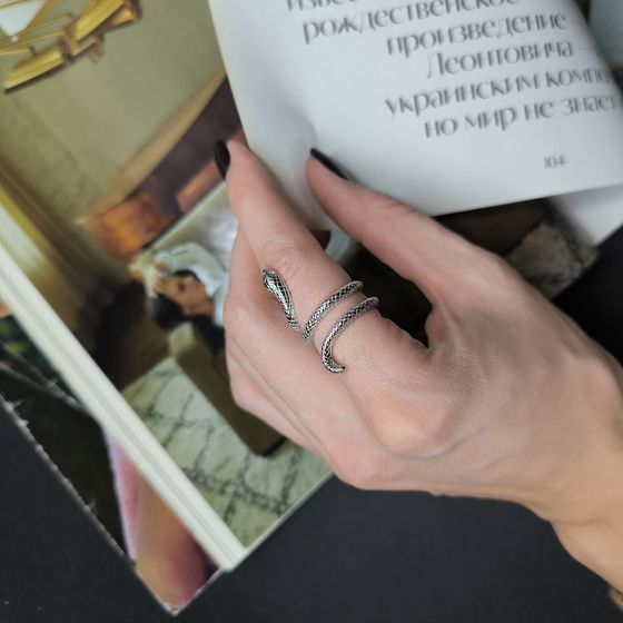 Срібна каблучка без каменів