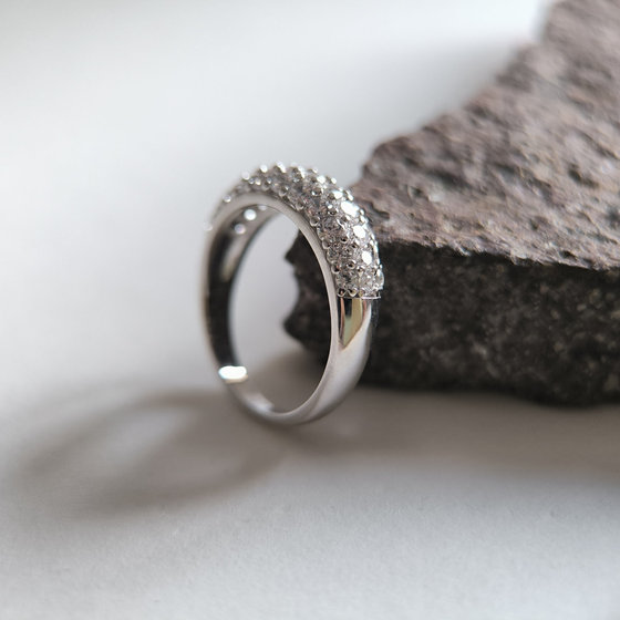 Silver ring with cubic zirconia