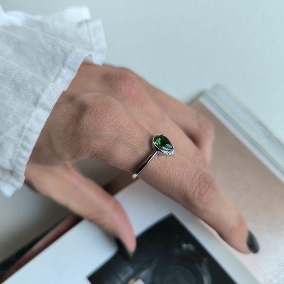 Срібна каблучка зі смарагдом nano 0.605ct