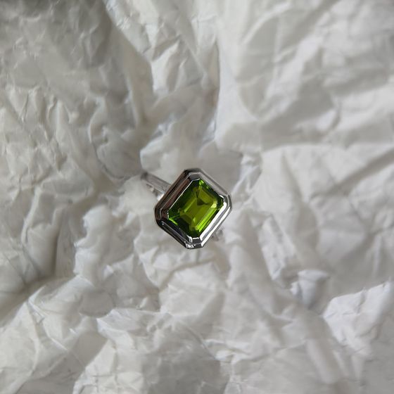 Серебряное кольцо с хризолітом 2.85ct