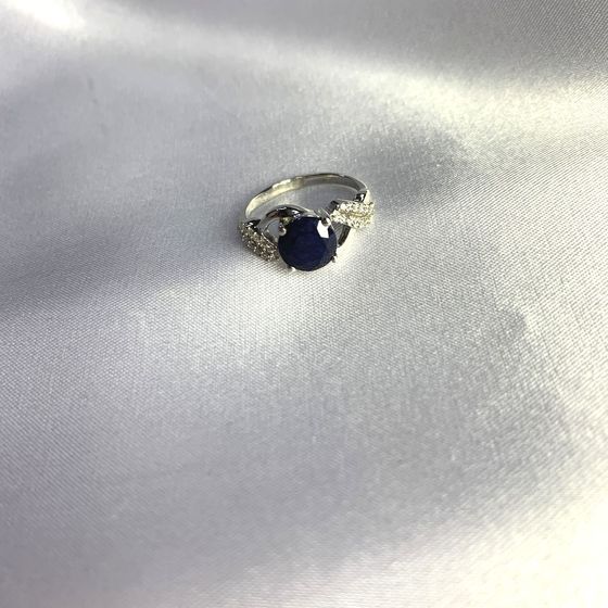 Серебряное кольцо с сапфиром 2.421ct