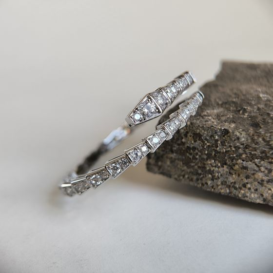 Silver bracelet with phianites