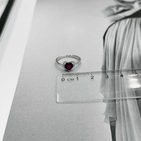 Silver ring with ruby 1.055ct