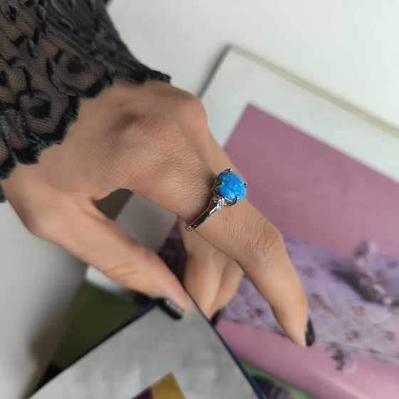 Silver ring with opal 1.668ct